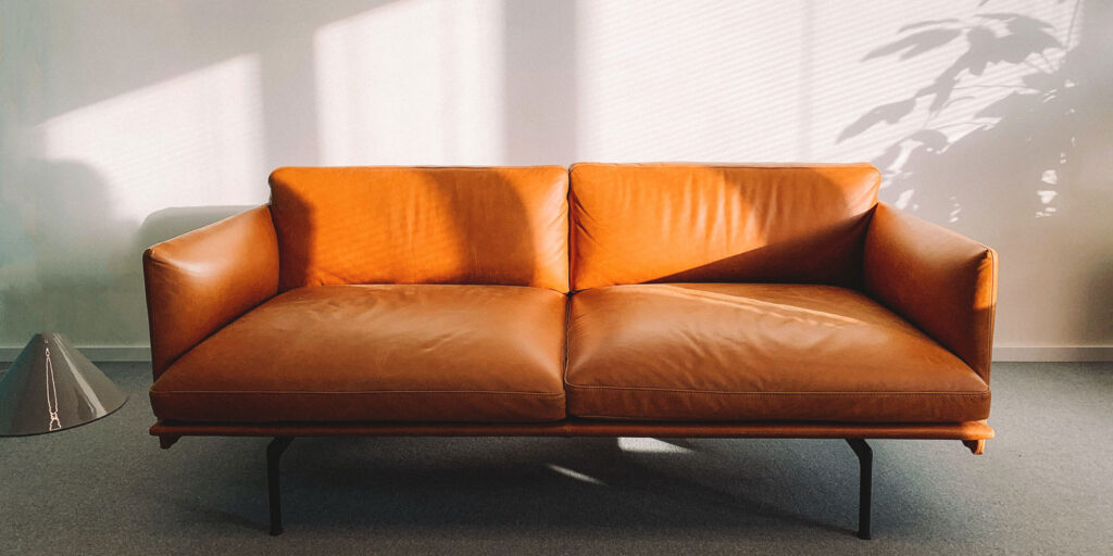 Sofa da mang phong cách hiện đại