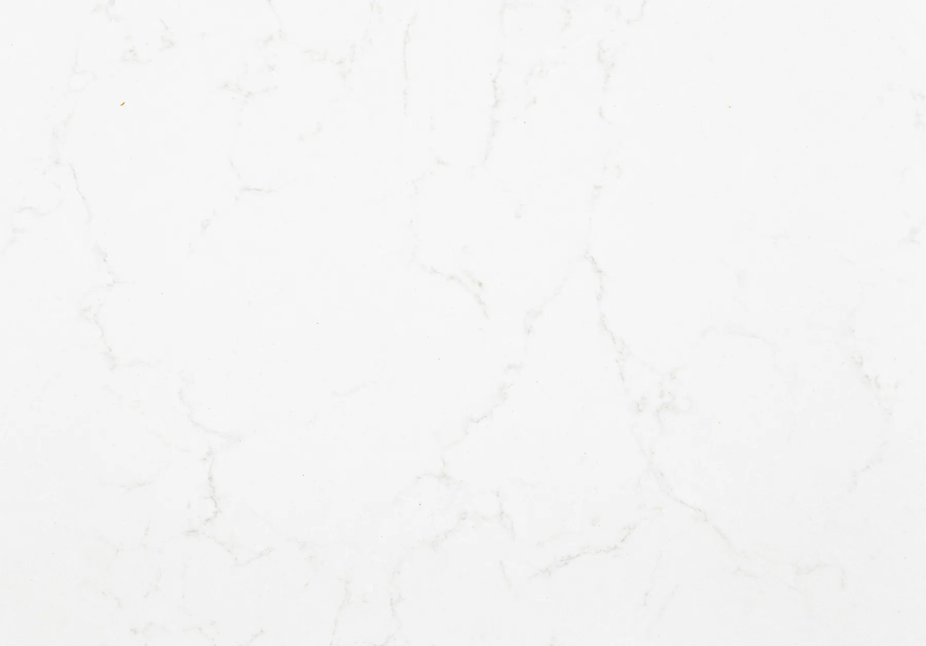 Cận cảnh bề mặt đá Vicostone Polaris BQ2612, vân đan xen như vết rạn ánh sáng trên mặt băng