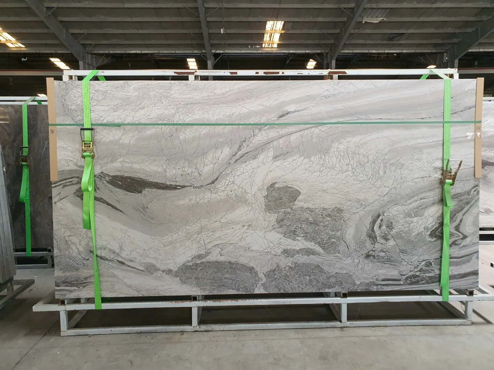 Tấm đá nung kết Vasta Stone Amano Marble khổ lớn nguyên tấm tại kho, xem được toàn bộ đường vân