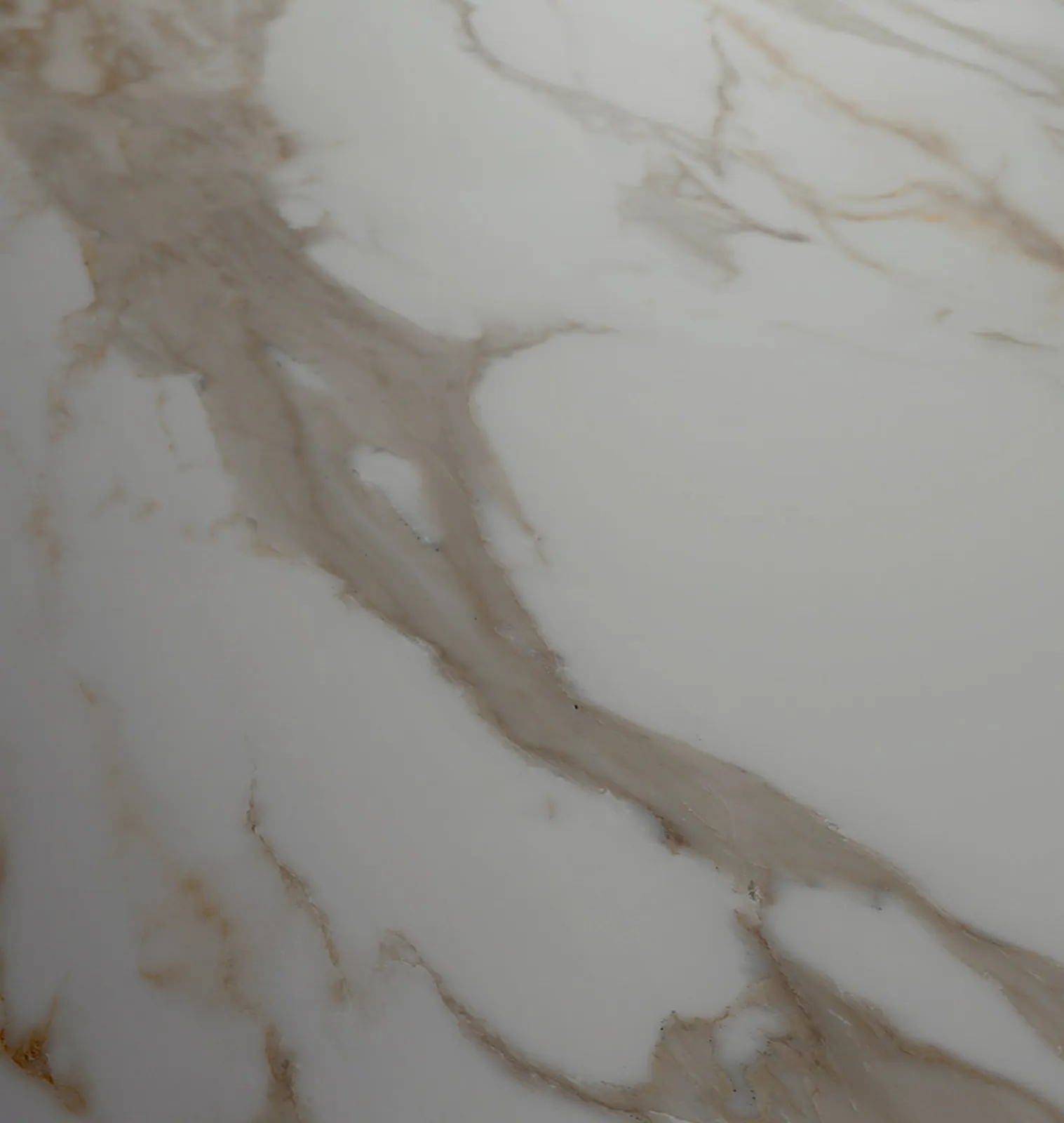 Bề mặt đá nung kết Vasta Stone Macchia Vecchia chụp nguyên tấm, thấy rõ đường vân và tông màu
