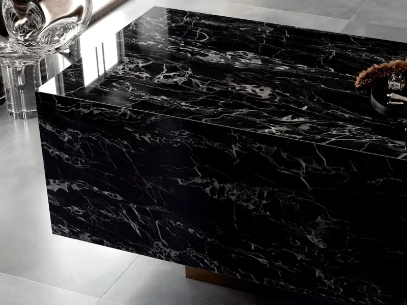 Không Gian Hoàn Thiện Bằng Đá Nung Kết Vasta Stone Portoro Silver – Mặt Bàn Bếp, Đảo Bếp, Ốp Tường