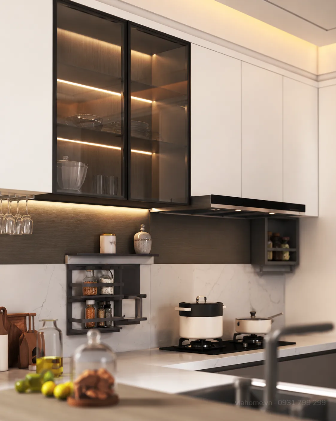 Giá Treo Ly Và Tủ Kính Có Đèn Trong Cách Sắp Xếp Tủ Bếp Gọn Gàng